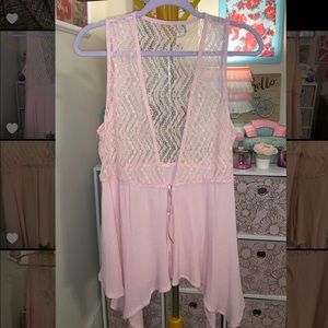 💕SOLD💕Chic Pink Floral Lace Ruched Vest Medium